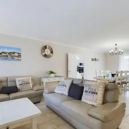Villa Elisa In *